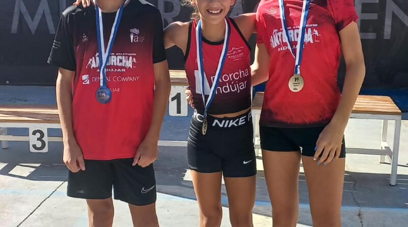 Cuatro atletas del Club Atletismo Antorcha inauguran la temporada con protagonismo en el I Acuatlón Ciudad de Andújar